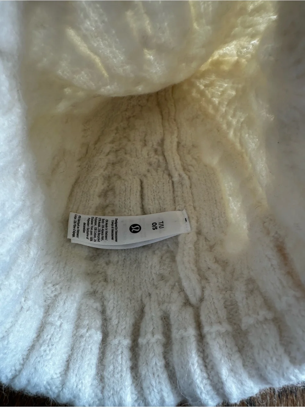 Lululemon Athletica Cable Knit Twist Warm Pom Pom Beanie Winter Hat